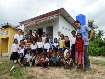 カンボジアスレイン村小学校寄付
